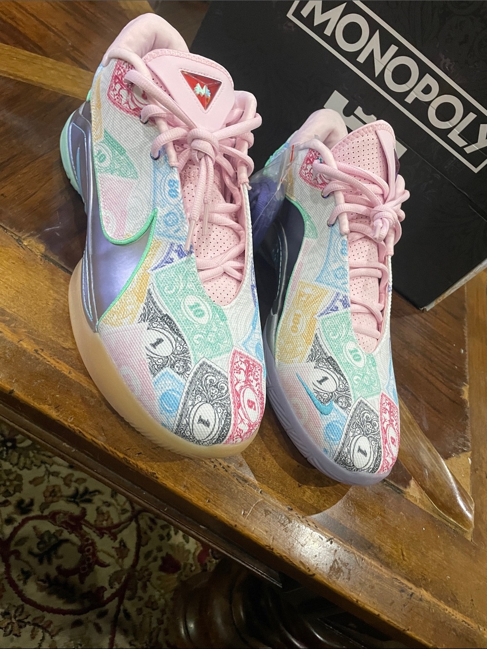 Nike LeBron XXII Currency Monopoly 
Multicolor Graphic Athletic Sneakers